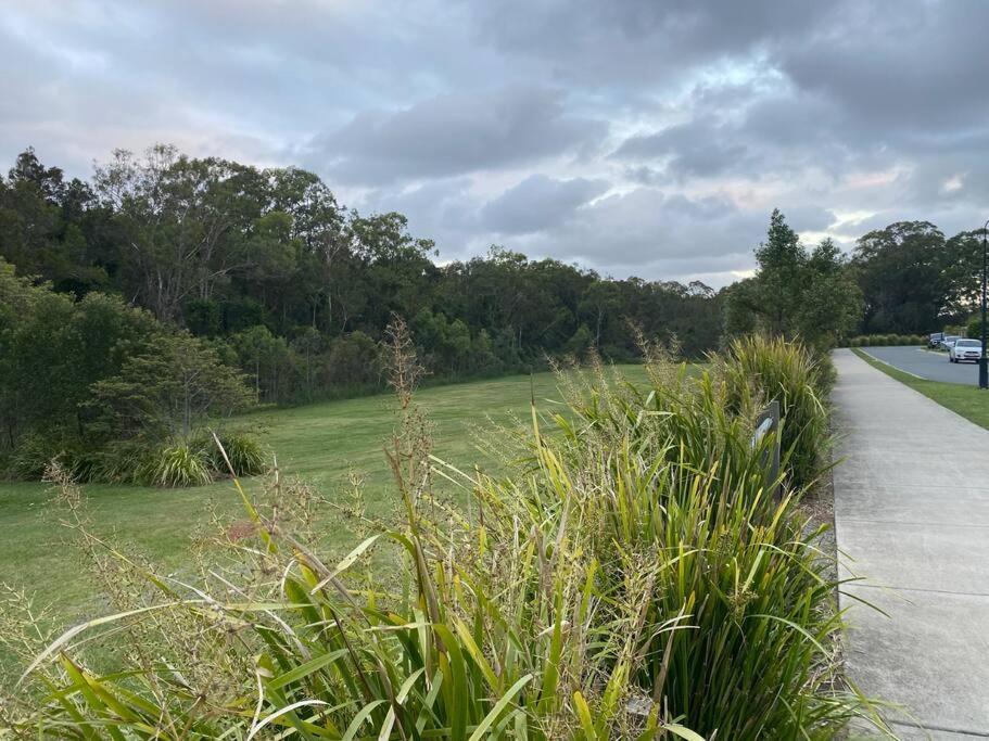 Entire House Near North Lakes, Brisbane, Australia Griffin Buitenkant foto