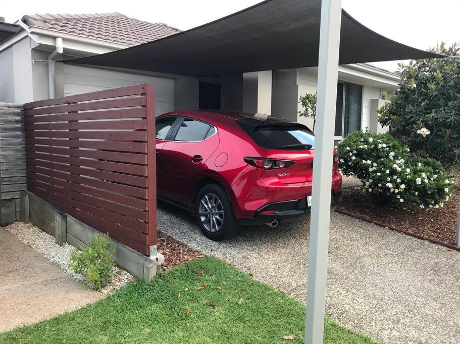 Entire House Near North Lakes, Brisbane, Australia Griffin Buitenkant foto